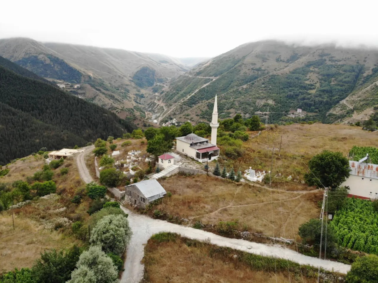 287-tarihe-meydan-okuyan-yapi-143-yillik-camide-gizemli-deprem-uyari-sistemi-4