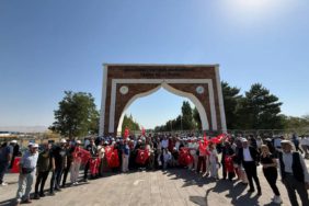 661-ak-parti-gumushaneden-malazgirte-coskulu-katilim-4