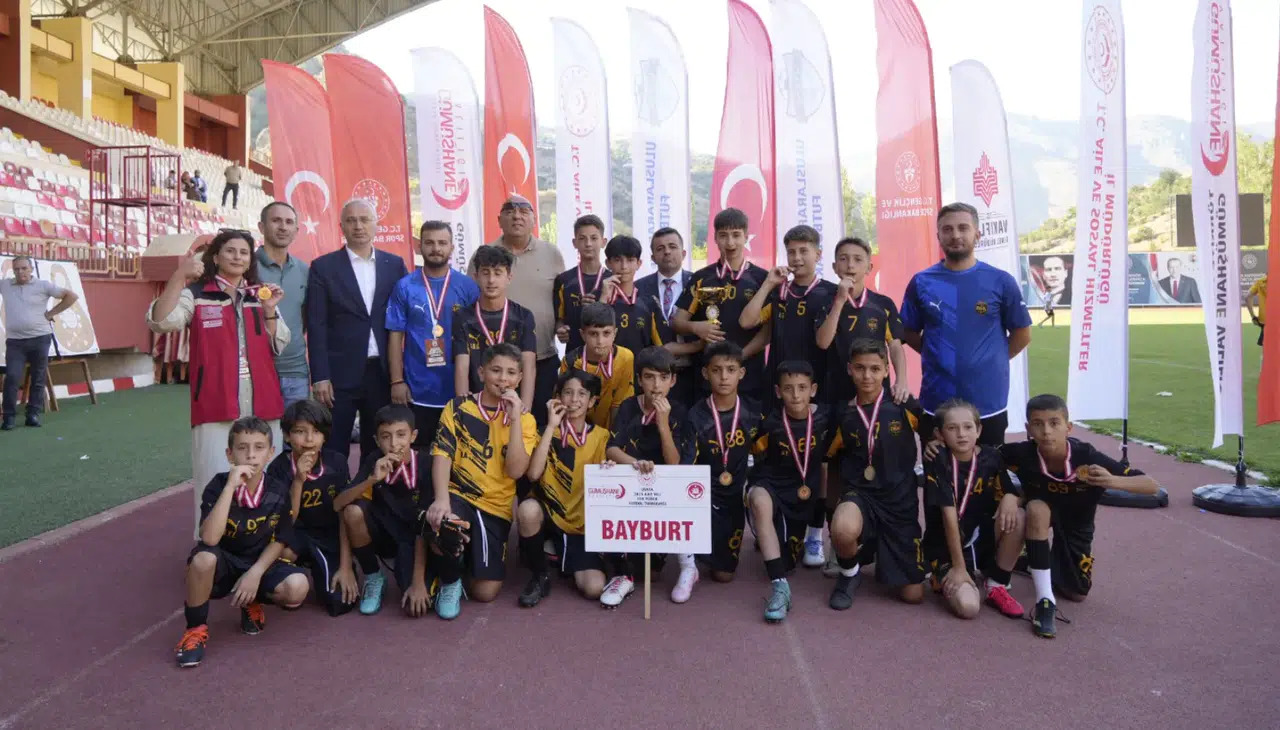 6732-gumushanede-aile-yili-futbol-turnuvasi-sona-erdi