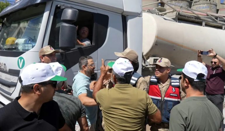 Çimento Fabrikasının Tozu, Beldeyi İsyan Ettirdi