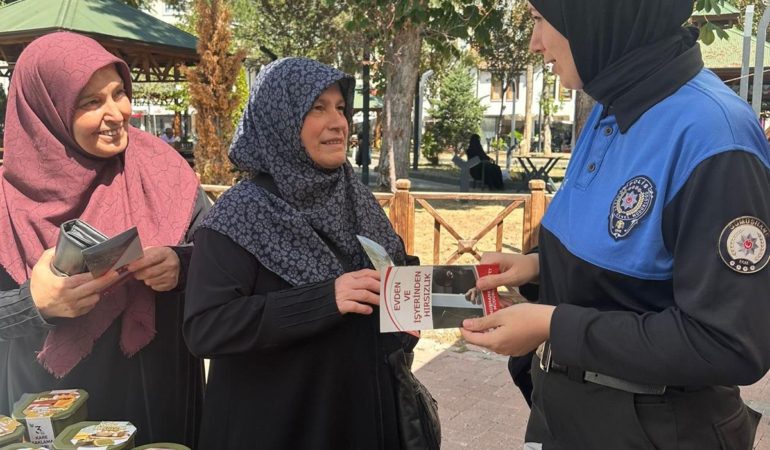 Gümüşhane’de Polis, Halk Pazarında Hırsızlık Uyarısı Yaptı