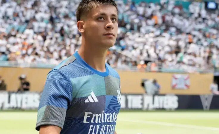 Gözünü bir an olsun ayırmadı! İlk 11’de sahaya çıkan Arda Güler’e sevgili sürprizi