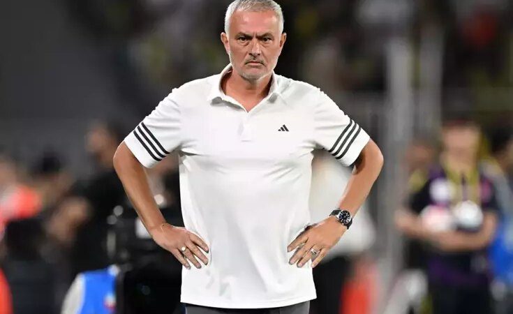 Jose Mourinho bu kez de sosyal medya ve televizyondaki yorumculara sataştı