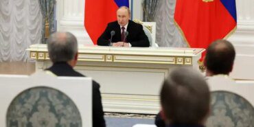 putin-trump-ile-gorusme-zamaninda-ve-cok-fayd-18954527_amp.jpg