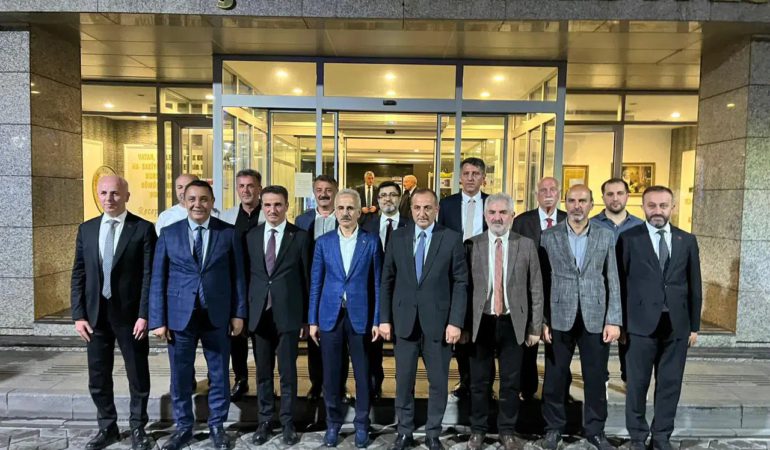 Ulaştırma Bakanı Uraloğlu’ndan Gümüşhane’de Valilik ve Belediye Ziyareti