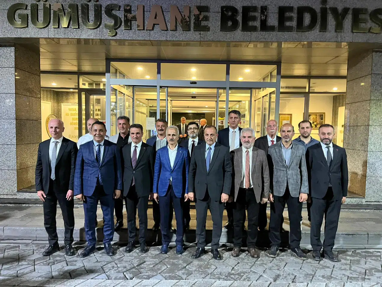 3936-bakan-uraloglundan-belediye-ziyareti