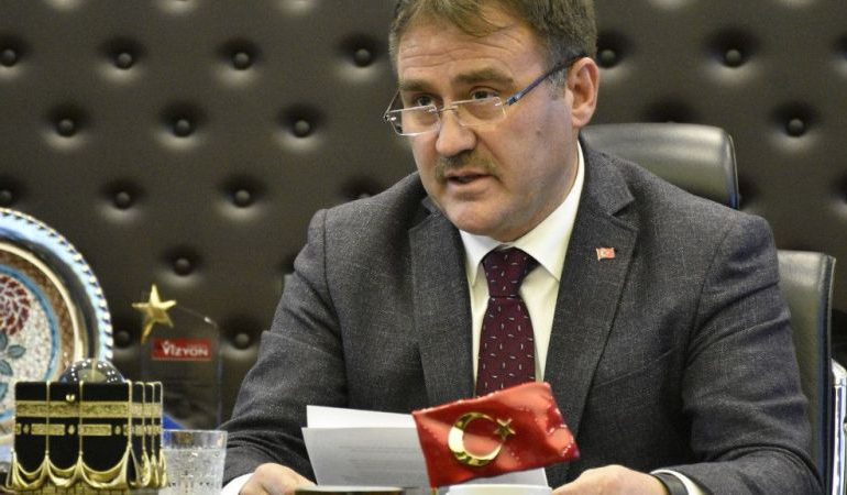 “Belgen Varsa Mahkemeye Git, Yoksa Sus ve Hizmet Et!”