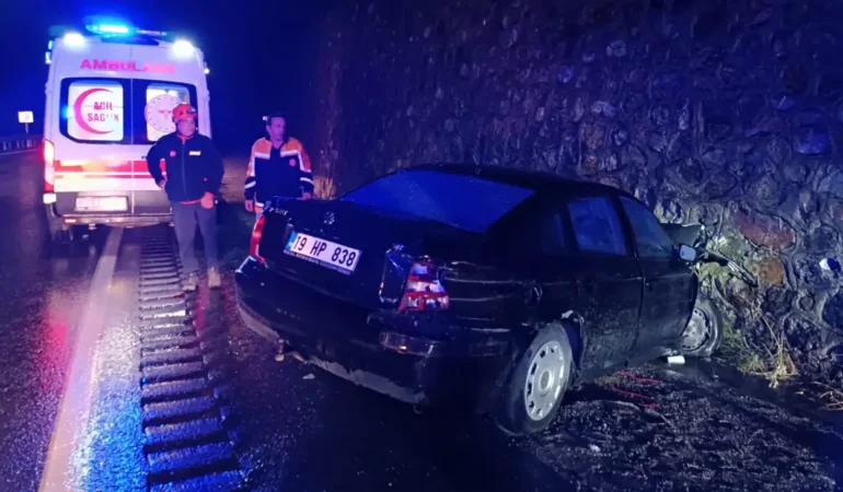Gümüşhane Zigana’da Kaygan Yolda Kaza: 3 Kişi Yaralandı