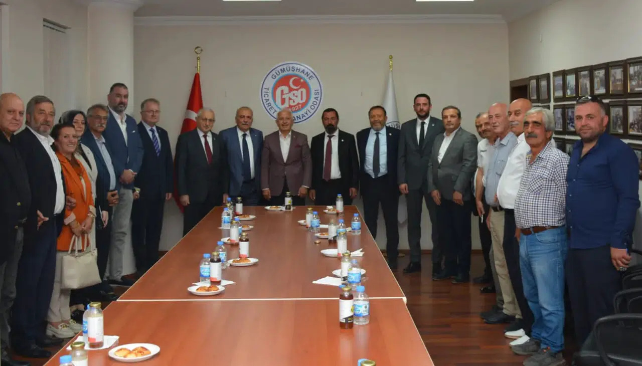 5583-iyi-parti-heyeti-gumushanede-esnafla-bulustu-sorunlari-dinledi