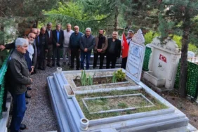 8022-iyi-parti-mustafa-canli-icin-anma-programi-duzenledi-yeri-dolmayacak-bir-insan