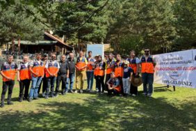 8583-gumushanede-destek-afad-gonulluleri-kent-ormaninda-bulustu