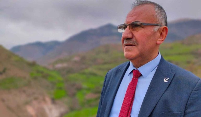 Gümüşhane’de ki İklim Kanunu Toplantısı AK Parti ve Yeniden Refah Partisini Karşı Karşıya Getirdi “Sizin Kutbunuz Emperyalistler Oldukça Biz Karşınızda Olacağız”