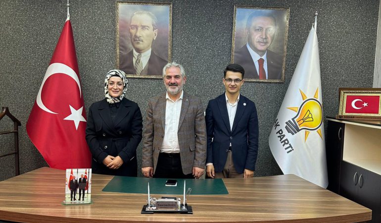 AK Parti Yeni Hizmet Binasında İlk Toplantısını Yaptı