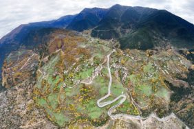 ZİGANA'NIN TÜNELİNİ DEĞİL, MANZARASINI SEÇTİLER TARİHİ İPEK YOLU ÜZERİNDEKİ ZİGANA KÖYÜ SONBAHARDA GEZGİNLERİ ÇAĞIRIYOR