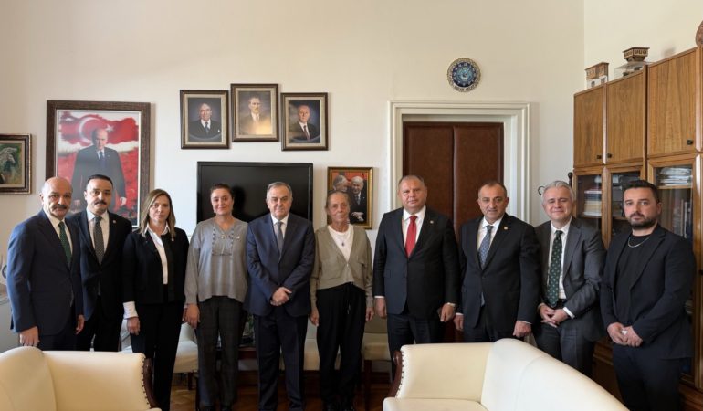 Minguzzi ailesi TBMM’de Milletvekili Musa Küçük’le görüştü