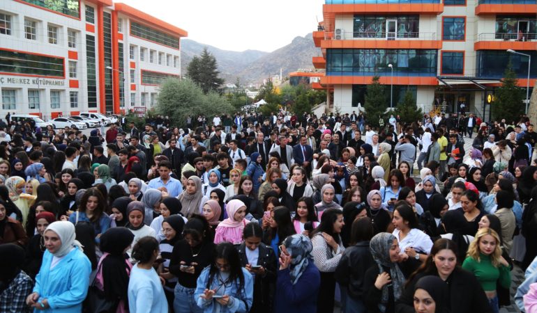Gümüşhane Üniversitesi’nde Güz Şenliği Coşkusu!
