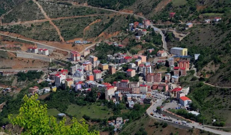 “Aksa mı sizi yönetiyor, yoksa siz mi Aksa’yı?”
