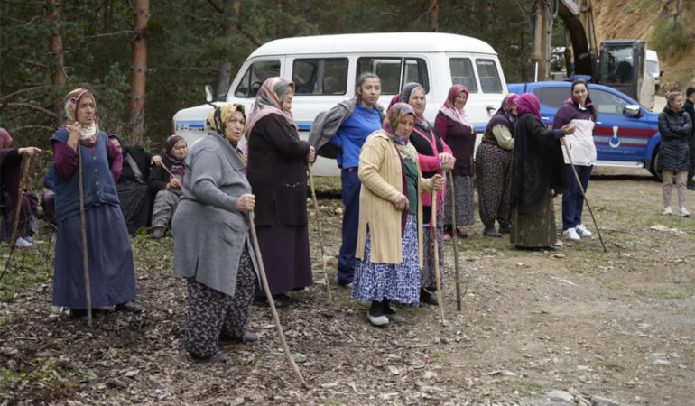Köylü Kadınların Direnişi Maden Aramasını Durdurdu