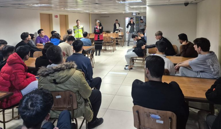 KYK Yurtlarındaki öğrencilere KADES eğitimi