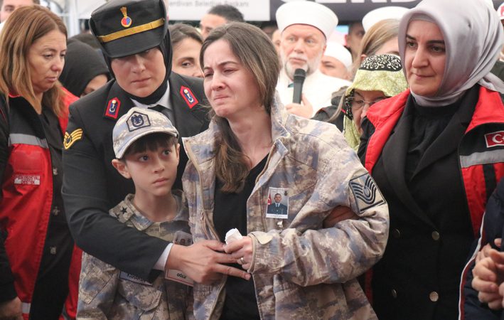 ŞEHİDİMİZ AKIN KARAKUŞ, SON YOLCULUĞUNA UĞURLANDI