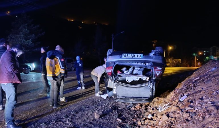 Yollara Düşen Kayalar Tehlike Saçıyor