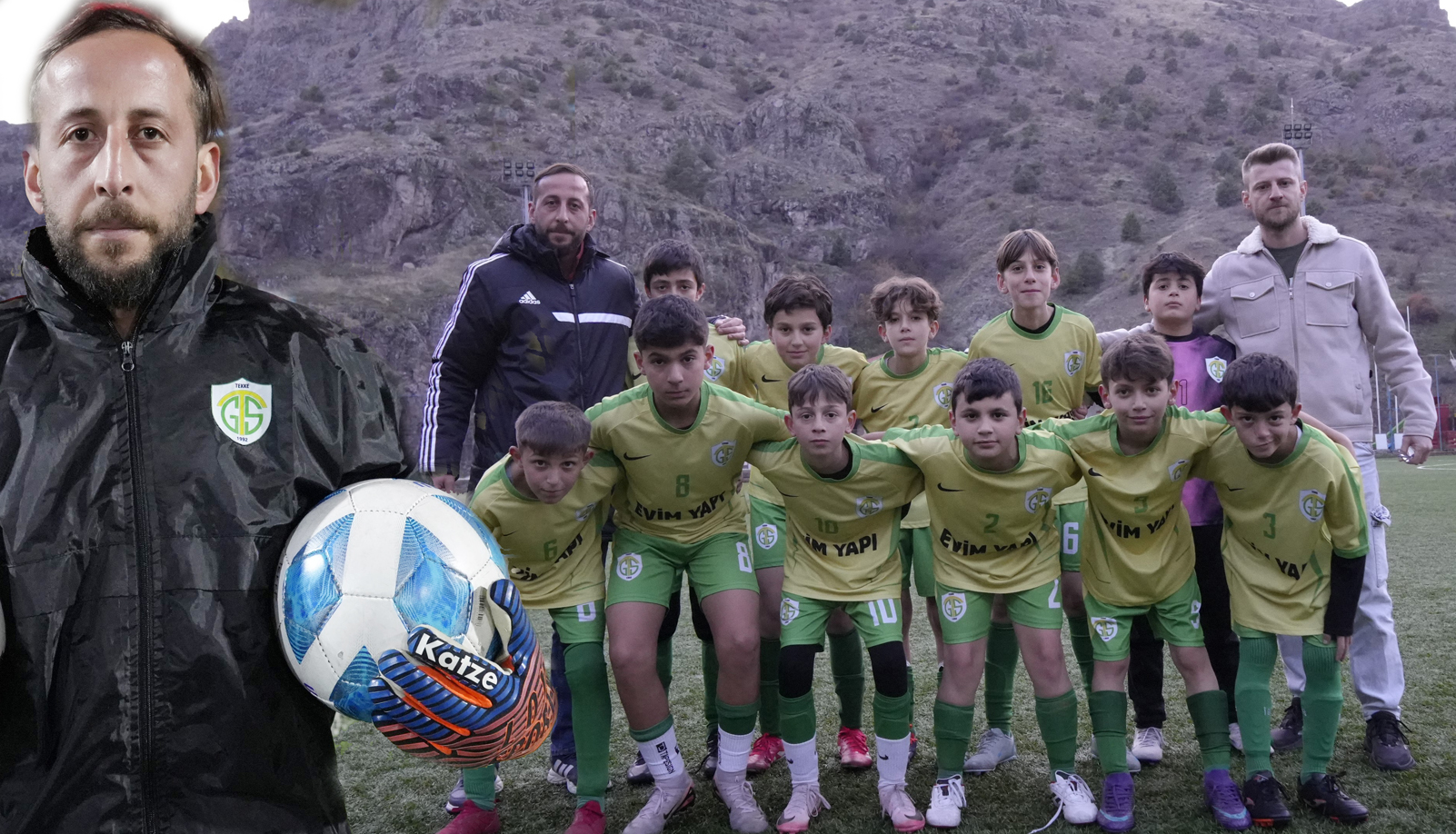 HEM BAŞKAN HEM ANTRENÖR HEM DE KALECİ GÜMÜŞHANE'DE AMATÖR LİGDE MÜCADELE EDEN TEKKESPOR KULÜBÜ'NÜN BAŞKANI OGÜN ALKAN, TAKIMIN HEM ALT YAPI ANTRENÖRLÜĞÜNÜ HEM DE KALECİLİĞİNİ YAPIYOR