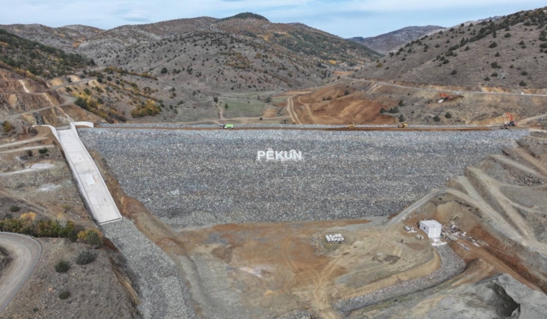 Sigara Parasına Arazi, 373 Milyonluk Baraj