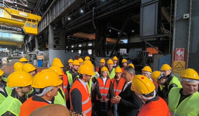 Hem Teknik Eğitim Hem Hemşehri Dayanışması