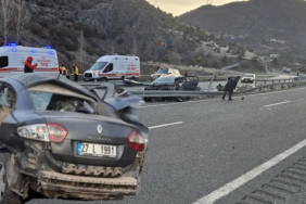 GÜMÜŞHANE'DE TRAFİK KAZASI: 1'İ AĞIR 4 YARALI