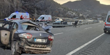 GÜMÜŞHANE'DE TRAFİK KAZASI: 1'İ AĞIR 4 YARALI