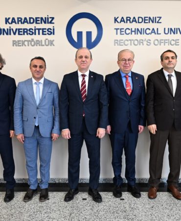 Rektörümüz Trabzon’daki Afet Bilinci Sempozyumuna Katıldı (3)