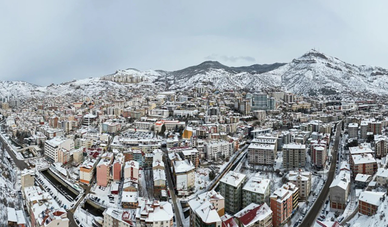 Gümüşhane’de Dondurucu Soğuklar Cildi Tehdit Ediyor