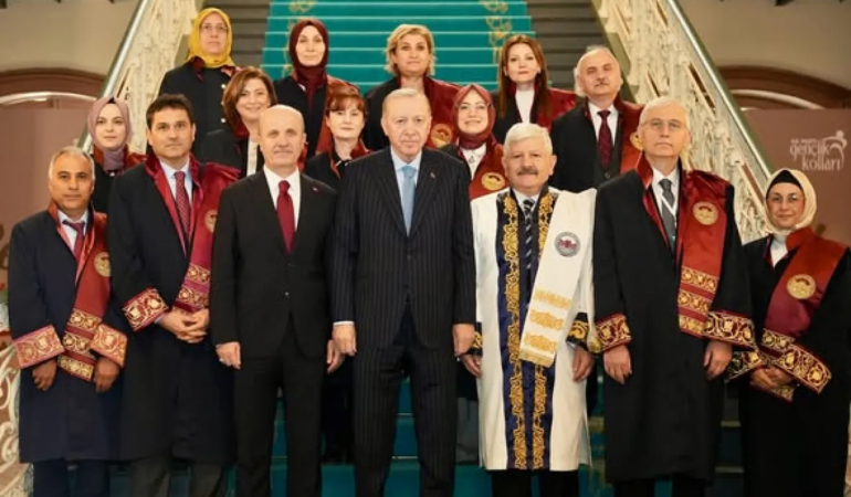 Gümüşhaneli Rektör Aydın’dan Ev Sahipliği