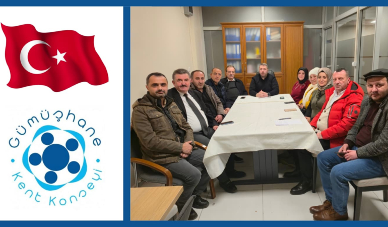 Üst Geçit, Zincir Market ve Ulaşım Masada