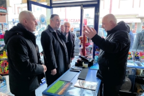 fafa5083-9967-4817-b8de-f4dc7361b19d