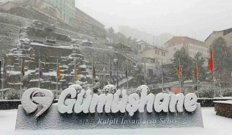 KAR TATİLİ UZADI… Okullar 2 Ocak’ta Tatil