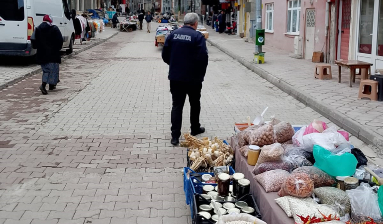 Sert Ekonomi Çıkışı: “Pazarda incin Top Oynuyor”