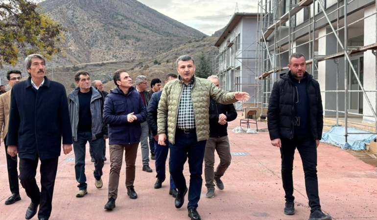 Tekke’de Siyasi Satranç: Muhalefet Kulislerde, AK Parti Projelerle Sahada…