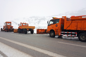 ERZİNCAN-SİVAS VE GÜMÜŞHANE YOLUNDA KAR ÇİLESİ
