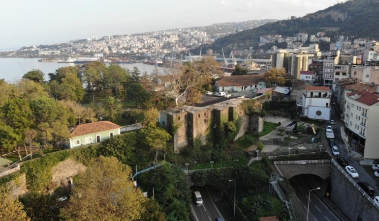 Mahkeme Sürerken Mesaj Net: Üçüncüoğlu Derneği Yalnız Bırakılamaz