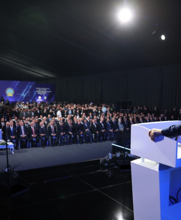 CUMHURBAŞKANI ERDOĞAN: "TÜRKİYE'Yİ DÜNYANIN EN GENİŞ UÇUŞ ALANINA SAHİP ÜLKELERİNDEN BİRİ YAPTIK" "MUHALEFETİN ENGELLEMEK İÇİN ELİNDEN GELENİ YAPTIĞI İSTANBUL HAVALİMANI UÇUŞ SAYISINDA 550 BİN UÇAK TRAFİĞİYLE AVRUPA'DAKİ LİDERLİĞİNİ SÜRDÜRÜYOR" "HAYATA GEÇİRDİĞİMİZ PROJELERLE TÜRKİYE'Yİ HEM BÖLGESİNDE, HEM DE DÜNYADA SEÇKİN BİR KONUMA ULAŞTIRDIK" "298 MİLYON EUROLUK YATIRIM DEĞERİNE SAHİP BU PROJEYİ DEVLETİMİZİN KASASINDAN TEK BİR KURUŞ BİLE ÇIKMADAN GERÇEKLEŞTİRDİK"