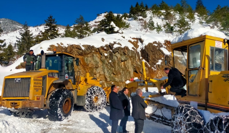 Başkan Başer Sahaya İndi, Kapanan Yollar Açıldı
