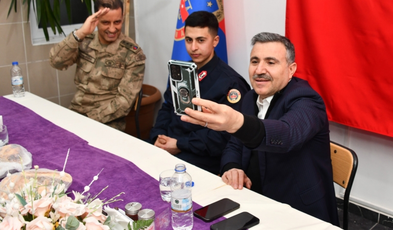 Cevdet Atay Mehmetçikle İftarda Buluştu