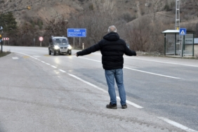 BU KÖYDE 20 YILDIR HER RAMAZAN AYINDA YOLDAN GEÇENLERE ÜCRETSİZ İFTAR YEMEĞİ VERİLİYOR