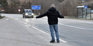 BU KÖYDE 20 YILDIR HER RAMAZAN AYINDA YOLDAN GEÇENLERE ÜCRETSİZ İFTAR YEMEĞİ VERİLİYOR