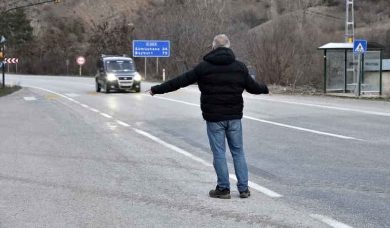 Gümüşhane Misafirperverliği Yol Üstü İftar Geleneğiyle Yaşatıyor