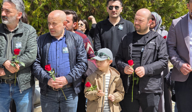 Okul Saldırılarında Hayatını Kaybedenler Anıldı