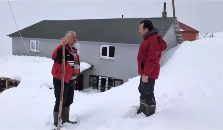 “Ayı Bastı, O Direndi: 2 Bin 200 Rakımda Yaşam Savaşı”