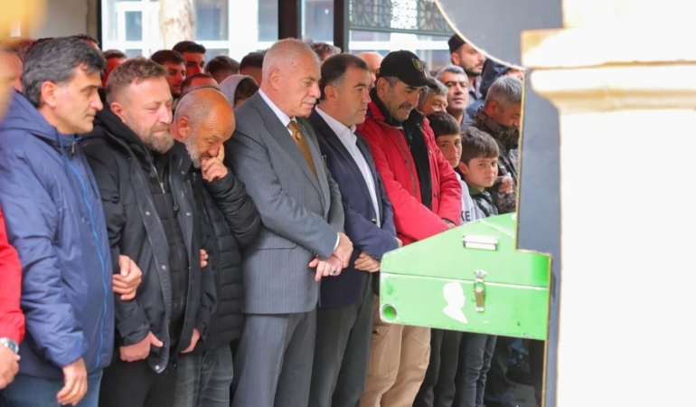 Motosiklet kazasında hayatını kaybeden genç son yolculuğuna uğurlandı