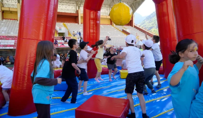Gümüşhane’de Spor Şenliği! Çocuklar Doyasıya Eğlendi